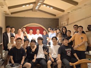 实验室2025届毕业生欢送聚餐圆满举行