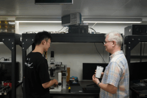热烈欢迎哈佛大学Tobias教授来访